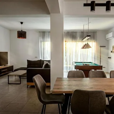 Golden Marina 4-bedroom Ekaterina Paralimni