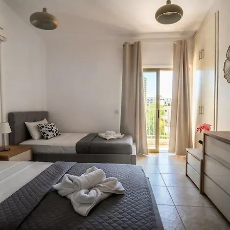 Golden Marina 4-bedroom Ekaterina *